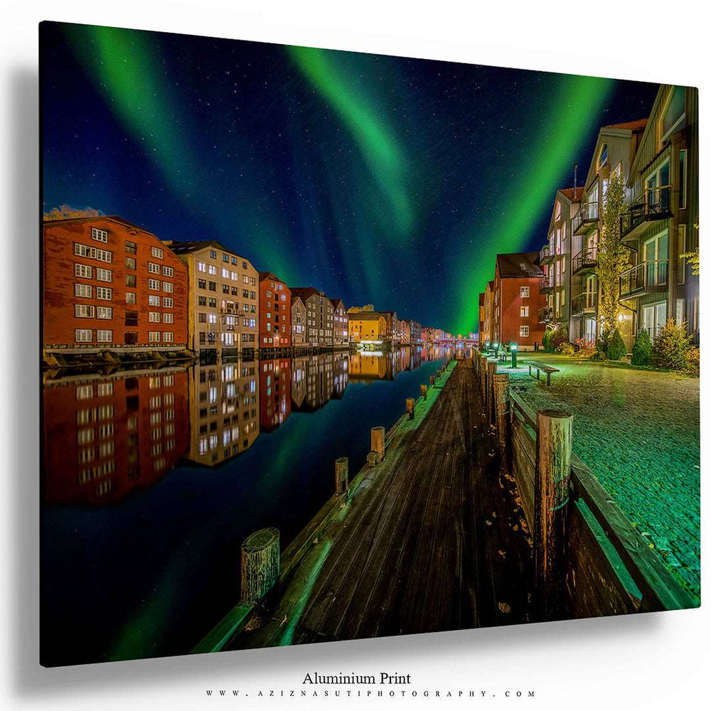 Amazing nordlys northern light over Trondheim