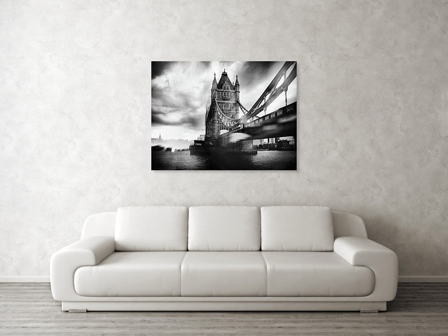 Tower Bridge In London - AZIZ NASUTI ART GALLERY