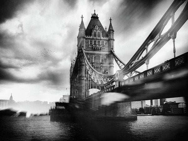 Tower Bridge In London - AZIZ NASUTI ART GALLERY