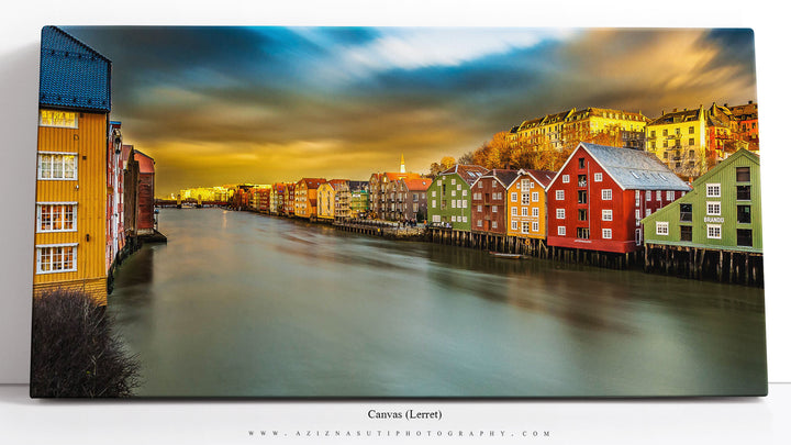Trondheim og den dramatiske himmelen (Canvas)