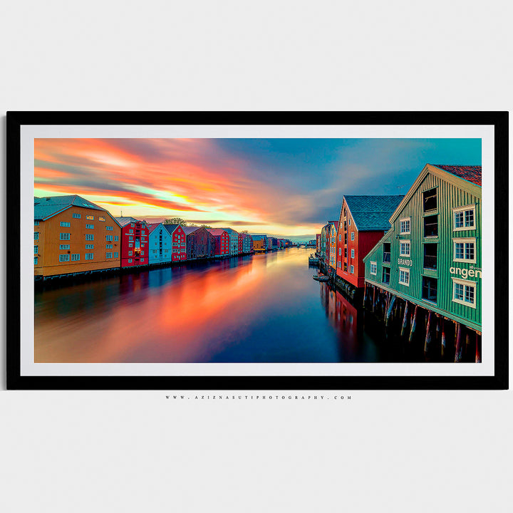 Trondheim Nidelva And Brygga
