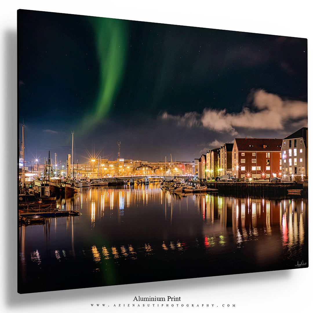 Nordlys Over Trondheimskanalen