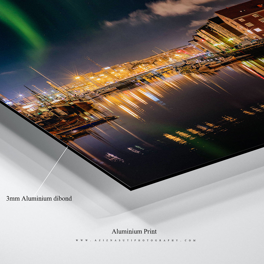 Nordlys Over Trondheimskanalen