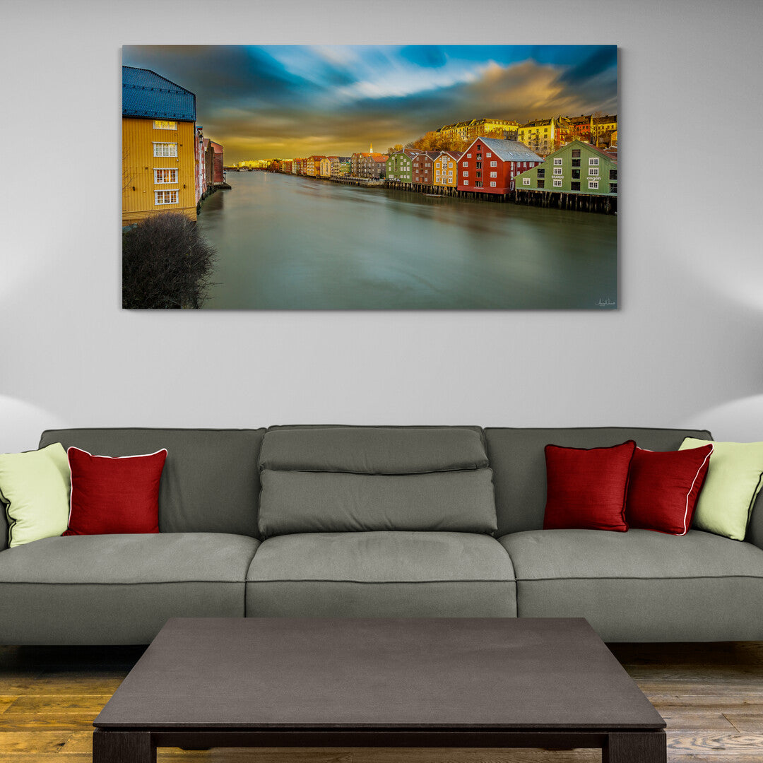 Trondheim og den dramatiske himmelen (Canvas)