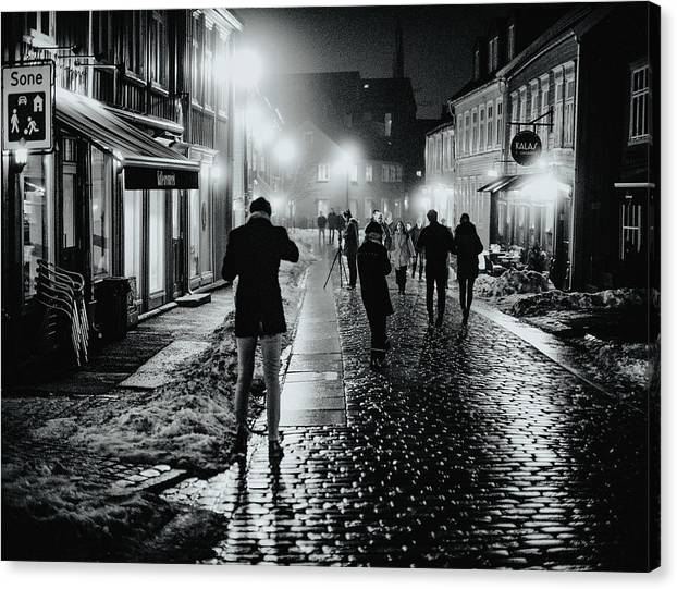 Bakklandet and its beautiful atmosphere - AZIZ NASUTI ART GALLERY