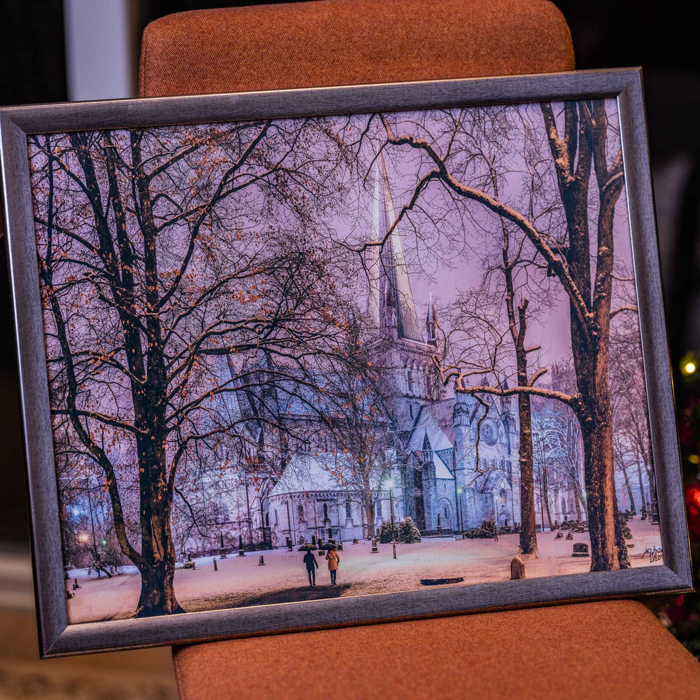 Romantic Moment In Nidarosdomens Gård - AZIZ NASUTI ART GALLERY