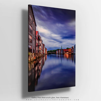 Trondheim i blå timer (portrett)
