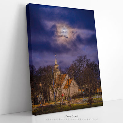 Moon Over Lade kirke