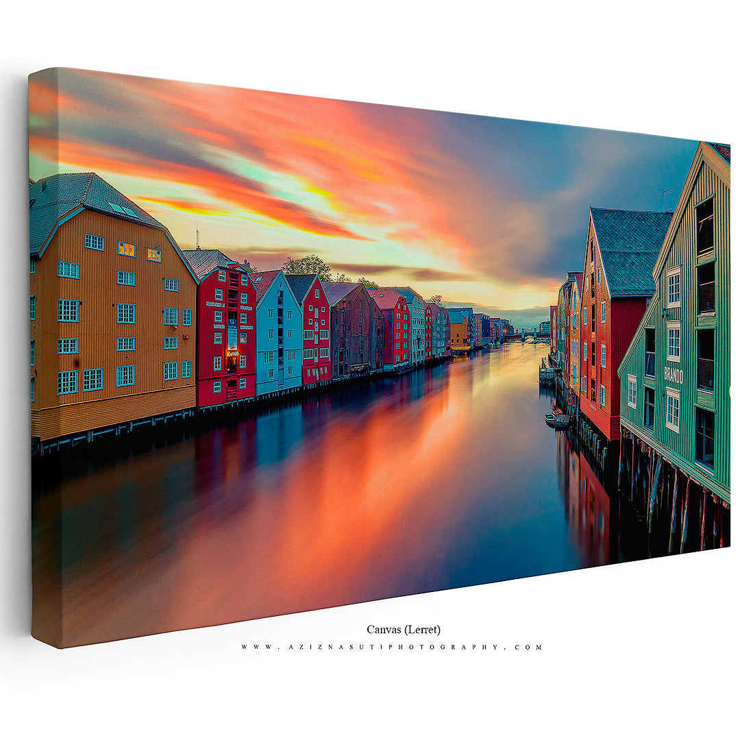 Trondheim Nidelva Og Brygga