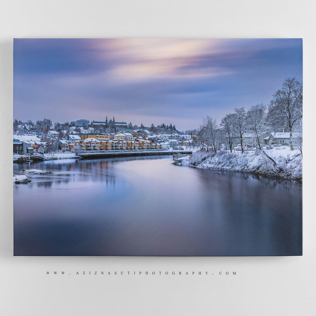 Trondheims Vinterscene Fra Gamle bybro Mot NTNU