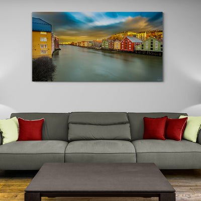 Trondheim og den dramatiske himmelen (Canvas)