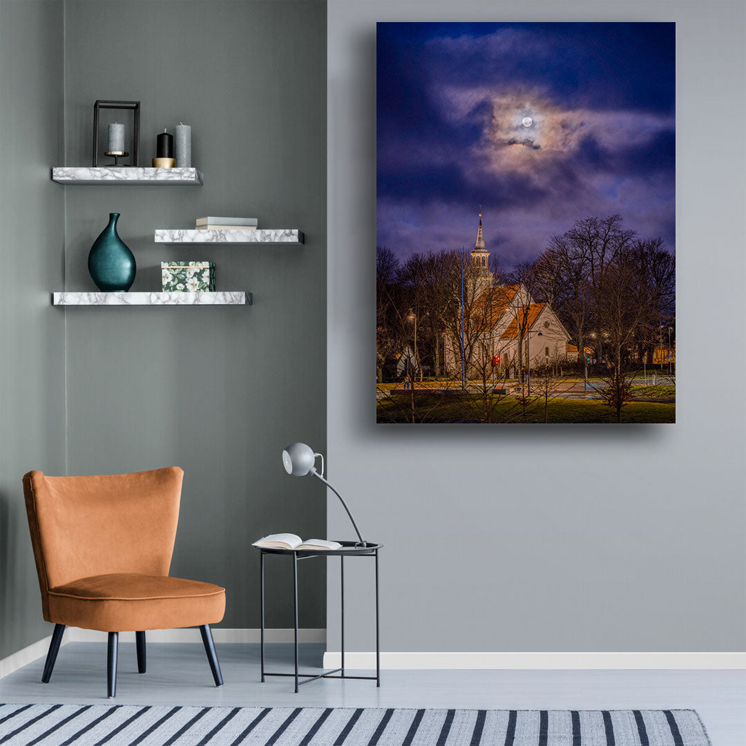 Moon Over Lade kirke