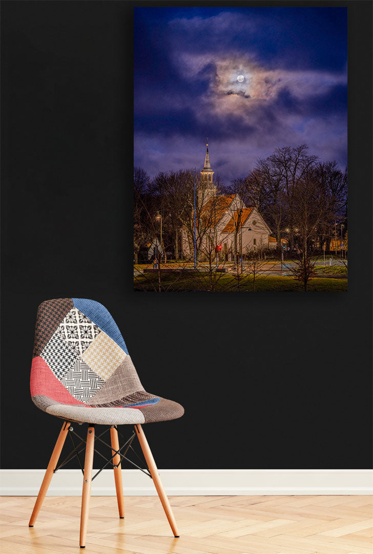 Moon Over Lade kirke